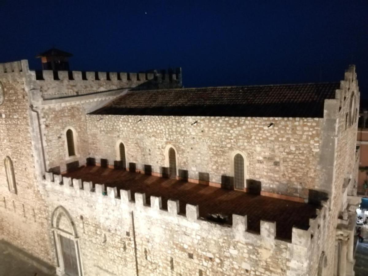 Aly Art Apartment Taormina Duomo, Gulf & Etna View 外观 照片