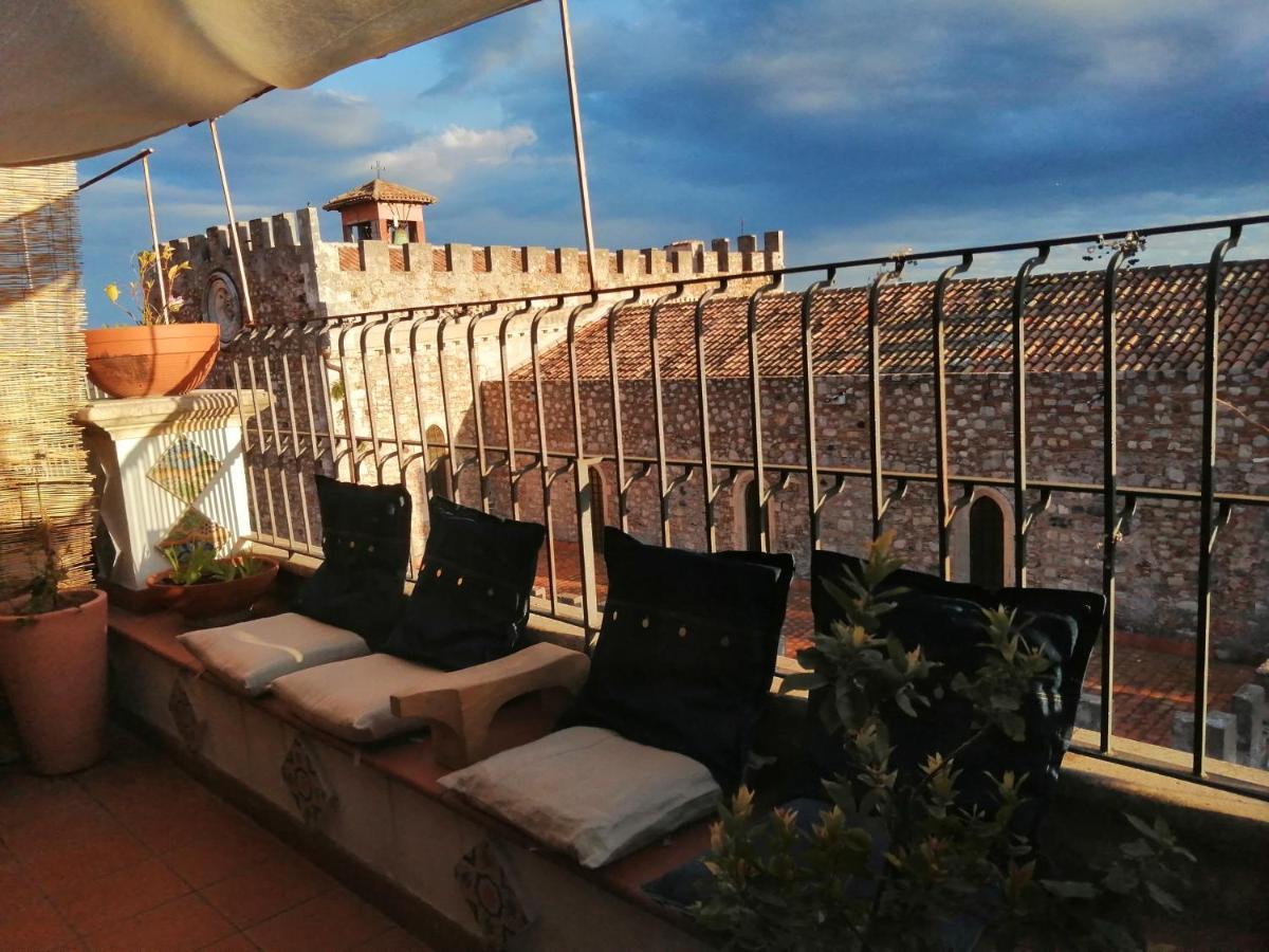 Aly Art Apartment Taormina Duomo, Gulf & Etna View 外观 照片